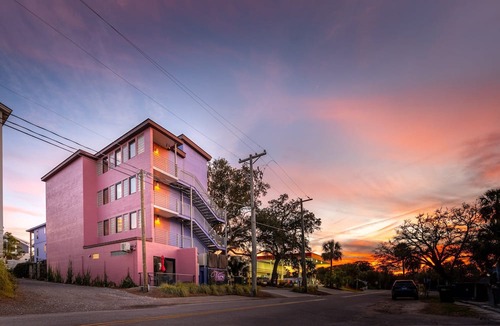 Folly Beach Hotel | Boutique Vera Hotel Room 303: King Room in the Heart of Folly Beach