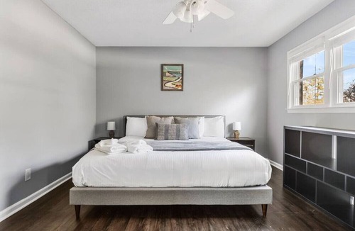 Seven Oaks Apartment | Spacious Oasis With Pool | Near Harbison | 5BR