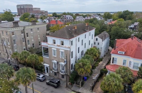 Harleston Village Apartment | Charming 2BR Historic Kitchen House Steps from Colonial Lake & King Street