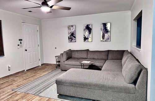 Burton Apartment | Cozy And Centrally Pet Friendly