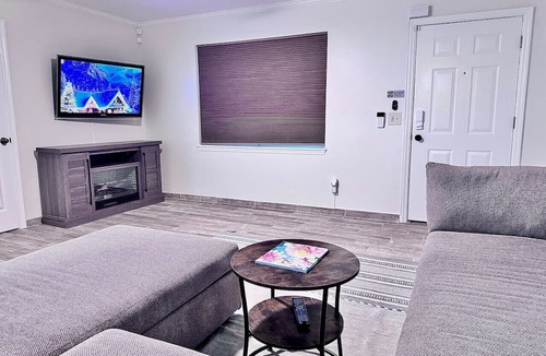 Burton Apartment | Cozy And Centrally Pet Friendly