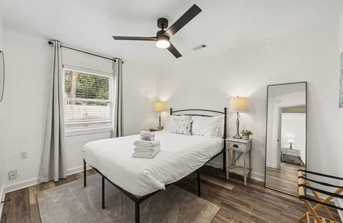 Mount Pleasant Apartment | Delightful, Spacious 4BR/2BA close to Shem Creek!