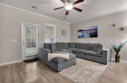 Pooler Condo | Modern Townhome in Pooler | Pool & Trails
