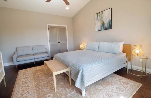 Charleston Condo | Coastal retreat short ride to the beach
