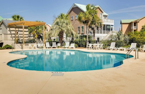 Oceanmarsh Subdivision Condo | Oceanfront Condo in Harbor Island Community!