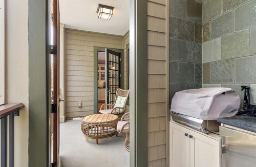 East Beach Condo | 6016 Maritime Villa by Akers Ellis Rentals