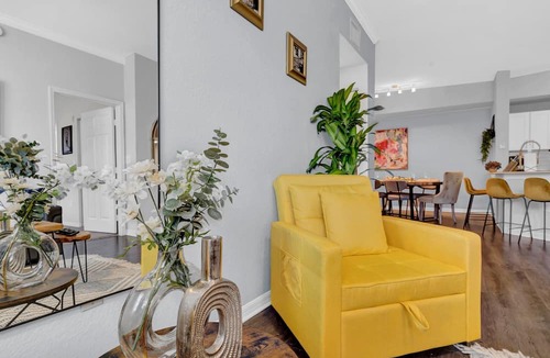 Westchase Apartment | Stylish 2-Bed/2-Bath Tampa Apartment: Comfort Meets Convenience for Corporate Travelers