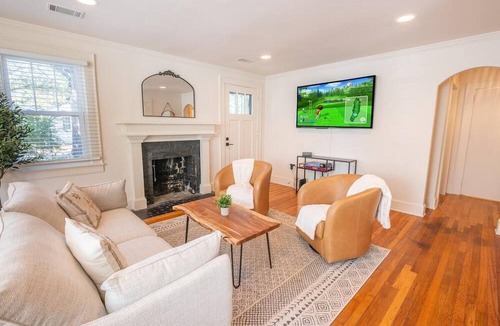 North Charleston House | A Walk in the Pines - Bright & Cute 3br 2ba Home