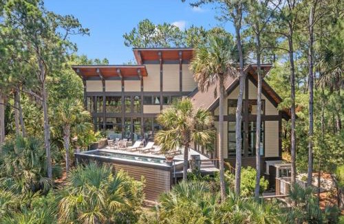 Vanderhorst Plantation House | 102 Blue Heron Pond Road by Akers Ellis Rentals