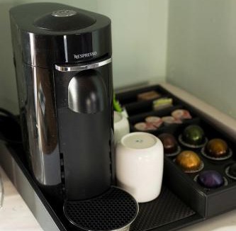 Harleston Village Bed & Breakfast | The Nicholas Carriage King Suite - Walk to King