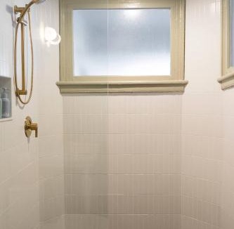 Harleston Village Bed & Breakfast | Historic B&B Veranda King Suite Walk to King