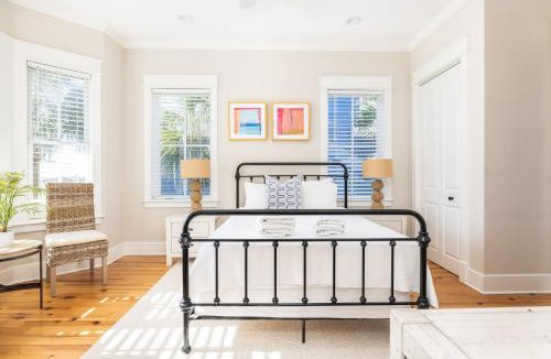 Isle of Palms House | Palm Blvd 2906 - All Decked Out