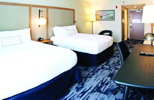 North Charleston Hotel | Fairfield Inn & Suites by Marriott Charleston Airport/Convention Center