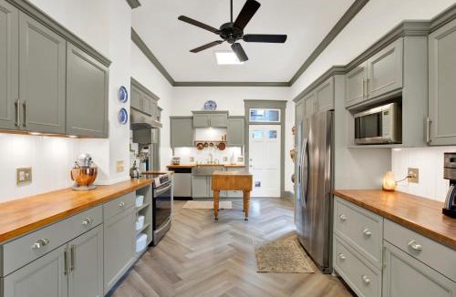 Metropolitan House | The Majestic Fern