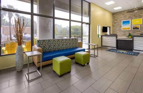 Ladson Hotel | Days Inn by Wyndham Ladson Summerville Charleston