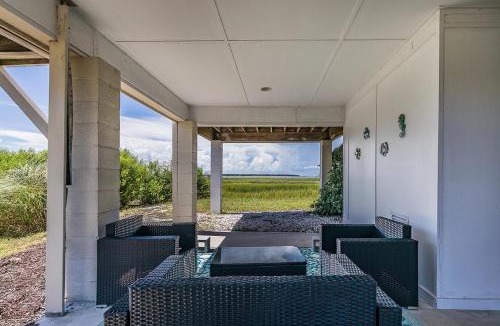 Oceanmarsh Subdivision House | Seaside Bungalow With Million Dollar Views