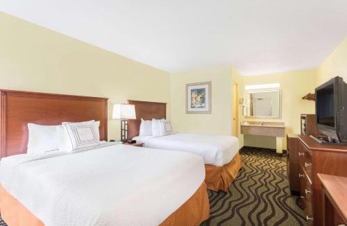 Savannah Hotel | Baymont by Wyndham Savannah Midtown