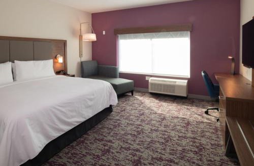 Downtown Little Rock Hotel | Holiday Inn Express & Suites - Little Rock Downtown by IHG