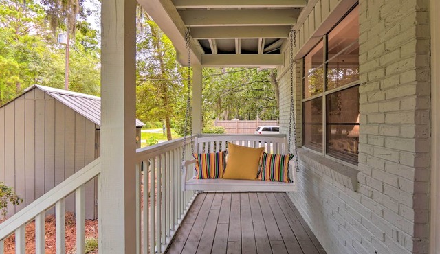 1 Mi to Old Town Bluffton: Home w/Screened Porch