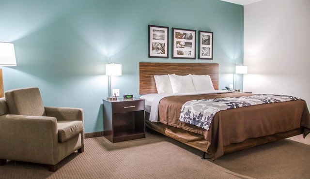 Sleep Inn & Suites Center in Center