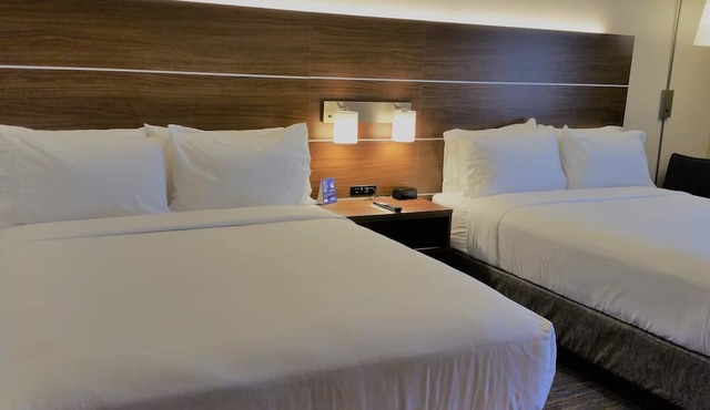 Holiday Inn Express Hotel & Suites Charleston-North by IHG