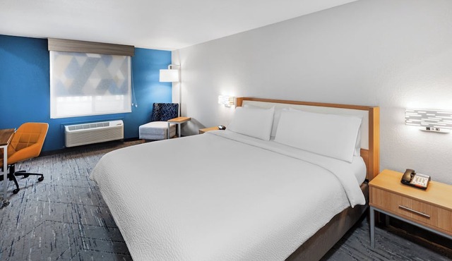 Holiday Inn Express & Suites Lonoke by IHG