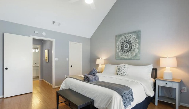 Adorable Bungalow Near Tybee Beach