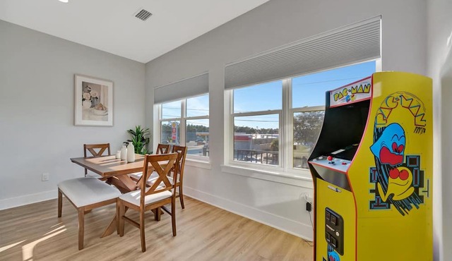 4br3ba Modern Sleeps 10 8 Minutes to Raymond James
