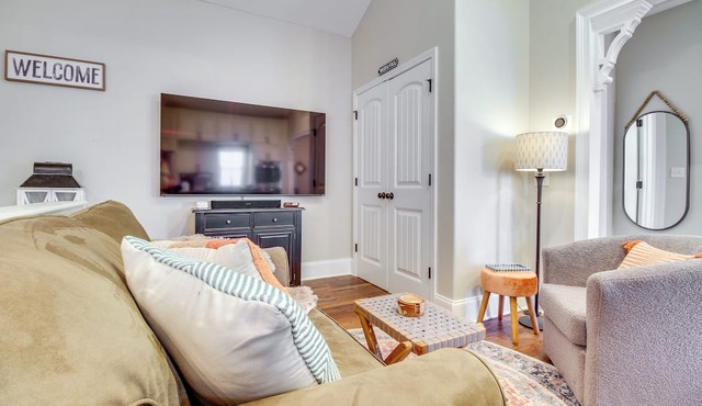 Cozy Savannah Vacation Rental w/Fenced Courtyard!