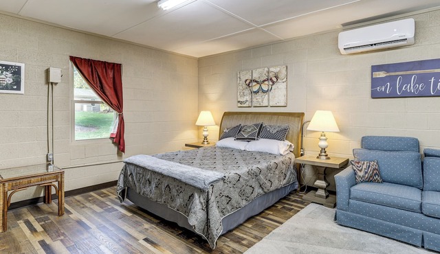Studio w/Greers Ferry Lake Access & Resort Perks!