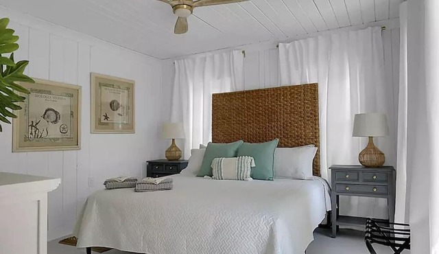 Ocean's Eleven Edisto - Cozy Cottage 1 block from the beach!