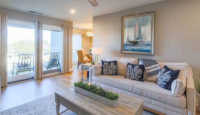 Beautifully Designed Harbour Town Condo w/Private Balcony & Breathtaking Views of Lighthouse!