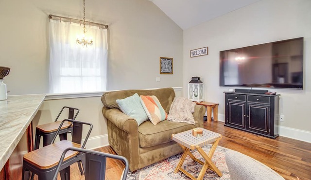 Cozy Savannah Vacation Rental w/Fenced Courtyard!