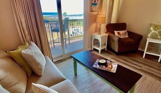 3rd Floor Oceanfront Condo! Breathtaking Ocean Views, Community Pool & Pier!