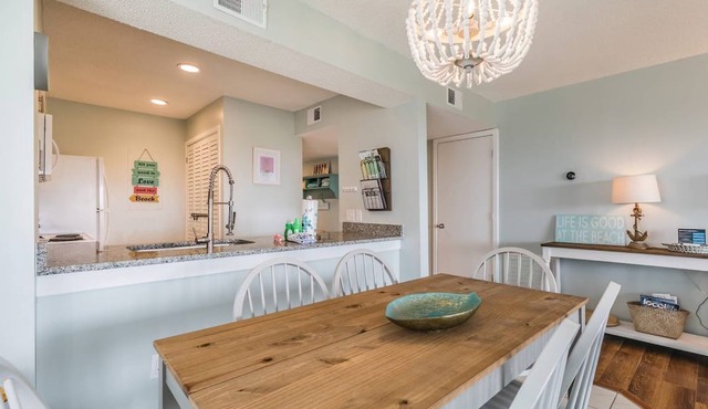 Oceanview Condo on Harbor Island: 2BR, Pool Views, Beach Access, & Family Amenities!