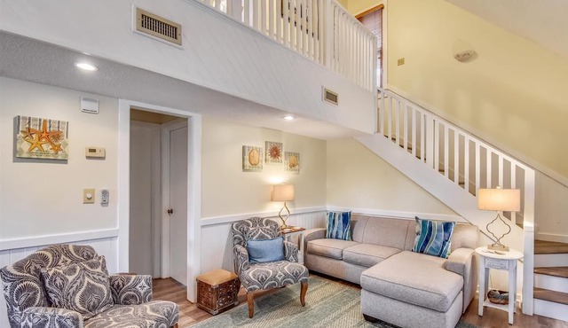 N119- Near the Beach, 3BRs, Sun Deck, WIFI & 1400 Feet to Life-guarded Beach!