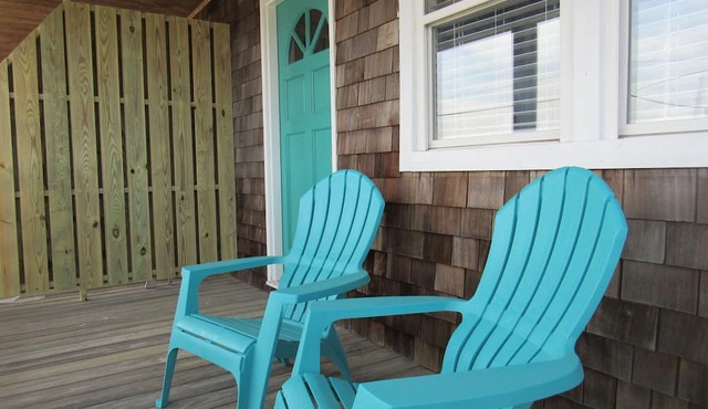 Beach Haven, less than 1 block to beach! Full kitchen, Private & Spacious.