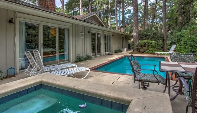 24 Baynard Cove - Single Level, 4BR Home with FREE Spa Heat April - October!