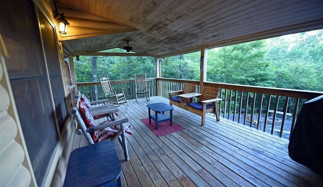 The Denali Cabin w/Casita| 6BR Mountain Retreat Hot Tub Game Room