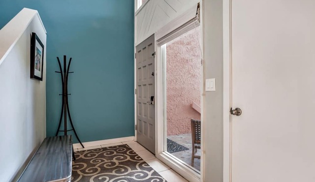 807 Clipper Court/2BR/2.5BA/THSE/Sofa Bed/Smart TV's/WIFI/Pool/Grill