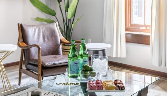 Walk Everywhere! Near Marion Square & King Street's Best Restaurants + Shops