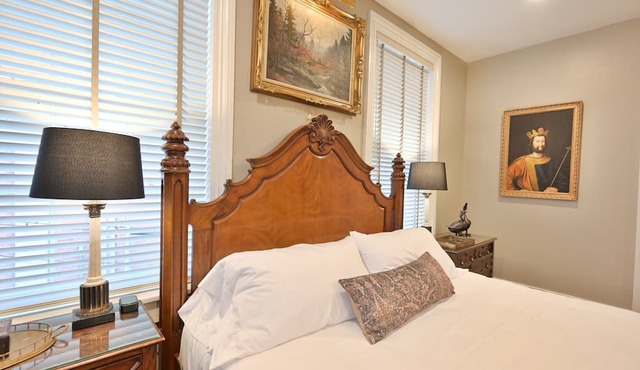 Magnolia Hall: Henderson | 1/1, Private Ensuite Bath