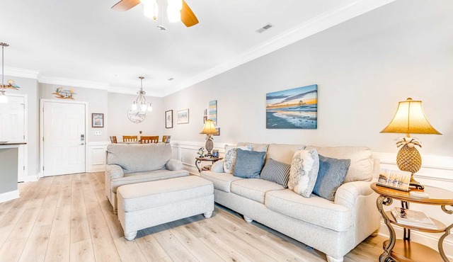 Dog-friendly monthly rental with pool, AC, ideal for remote work & travel nurse