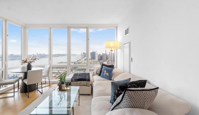 Corner 1BR Skyline and River Views Floor to Ceiling Windows Walk to Times Sq