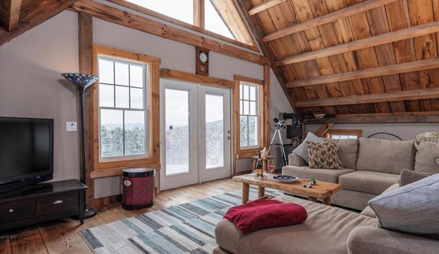 Vermont Retreat: 3BR with Mountain Views and Trails
