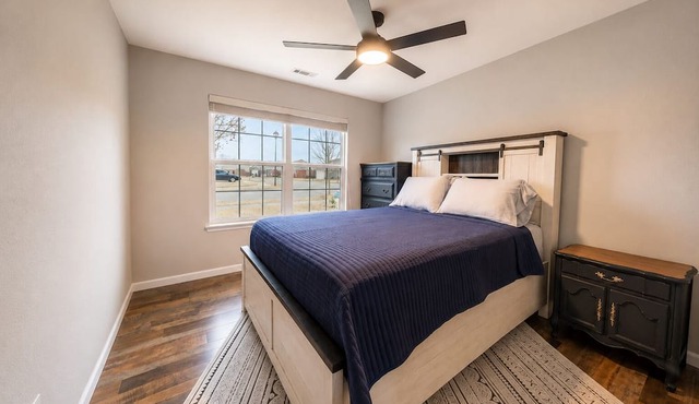 This house is a 4 bedroom(s), 2 bathrooms, located in Fayetteville, AR.