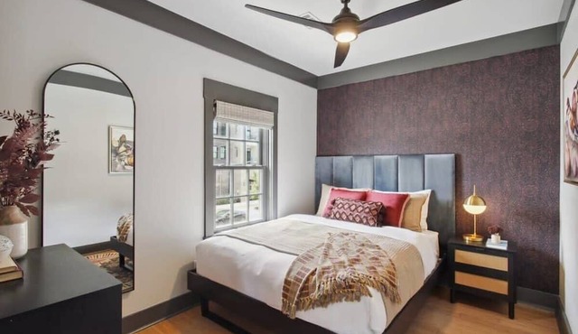Charming Townhome Near Forsyth Park | Free Parking