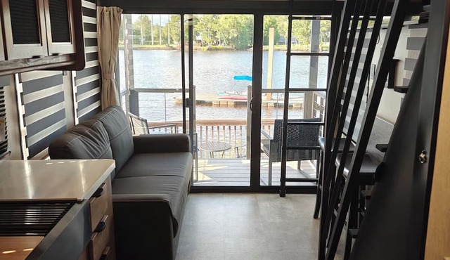 Kings Ferry site 12 Timberwolf RV, Riverside in Wonderful Richmond Hill