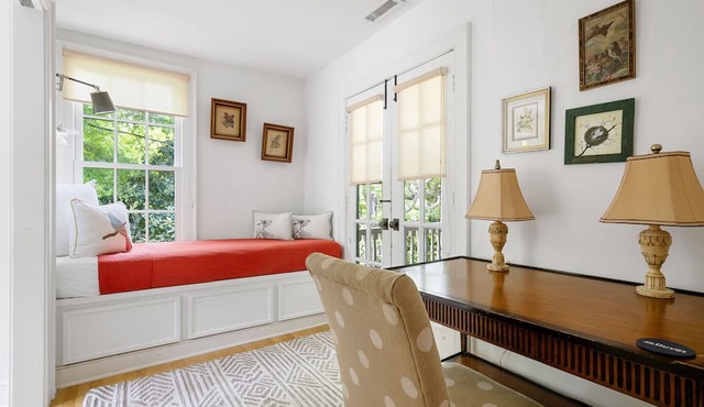 The Daniel Legare Suite In the Heart of Charleston