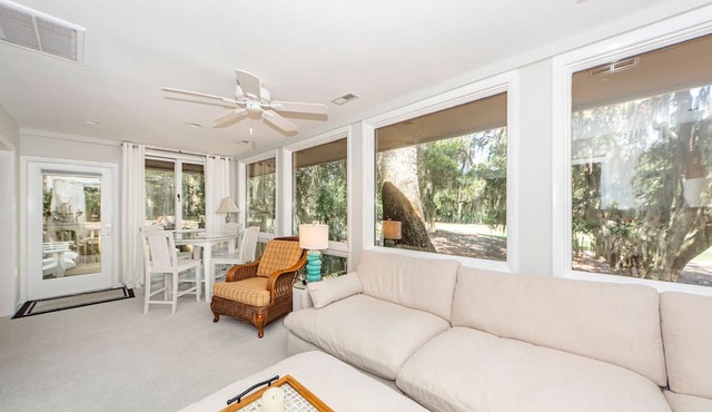 Single Family Renovated Summerwind backs to golf course Amenity card incl.